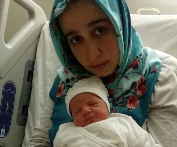 FETÖ'den Aranan Kadın, Doğum İçin Geldiği Hastanede Yakalanıp Doğumdan Sonra Tutuklandı