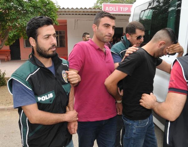 Polis Ekipleri, Uyuşturucu Satıcılarını Havaya Ateş Açarak Yakaladı
