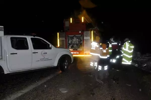 Adıyaman'da TIR ile Otomobil Çarpıştı, Bir Aile Yok Oldu: 3 Ölü, 1 Yaralı