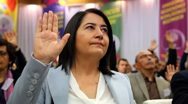 HDP'de Figen Yüksekdağ'ın Koltuğuna Serpil Kemalbay Oturdu