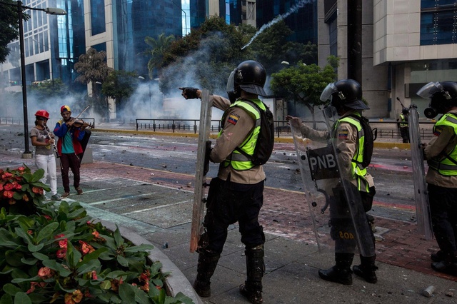 Venezuela'da Hükümet Karşıtlarının Düzenlediği Gösterilerde 46 Kişi Öldü