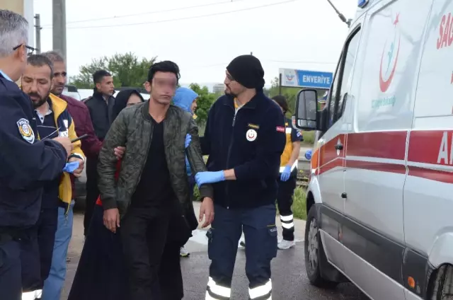 Fotoğraf Çekilmek İçin Trenin Üzerine Çıkan Gençler Elektrik Akımına Kapıldı
