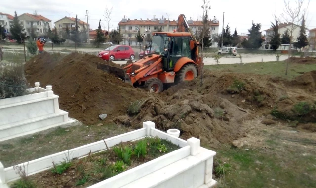 Vatandaş Davayı Kazandı, Isparta Belediyesi 34 Mezarı Kaldırdı