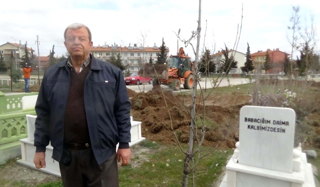 Vatandaş Davayı Kazandı, <a class='keyword-sd' href='/isparta-belediyesi/' title='Isparta Belediyesi'>Isparta Belediyesi</a> 34 Mezarı Kaldırdı