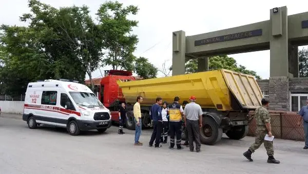 Bonzai İçip Kamyonla Nizamiyeye Daldı