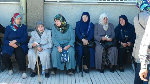 Silahlı Saldırıda Hayatını Kaybeden Başhekim Gözyaşlarıyla Uğurlandı