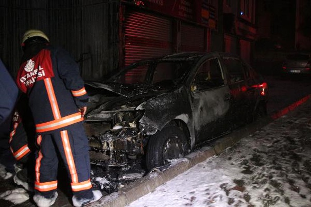 Bağcılar'da Doğalgaz Patladı, Paniğe Kapılan Mahalleli Sokağa Döküldü