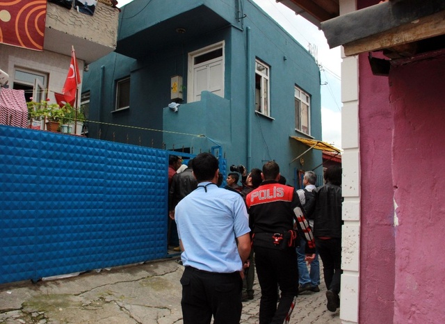 Edirne'de Katledilen Ailenin Cenaze Töreninde Ortalık Karıştı