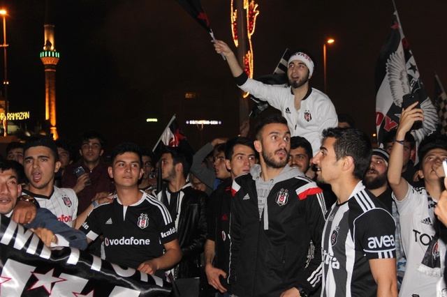 Kayseri'deki Şampiyonluk Kutlamasında Kan Aktı: 1 Kişi Yaralandı