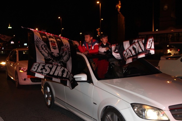 Kayseri'deki Şampiyonluk Kutlamasında Kan Aktı: 1 Kişi Yaralandı