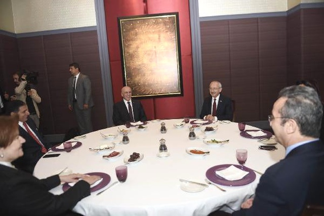 Kılıçdaroğlu ile Meral Akşener İftarda Buluştu