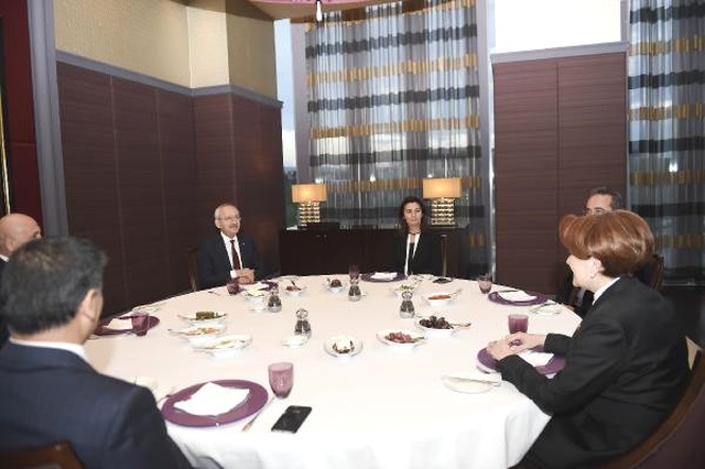 Kılıçdaroğlu ile Meral Akşener İftarda Buluştu