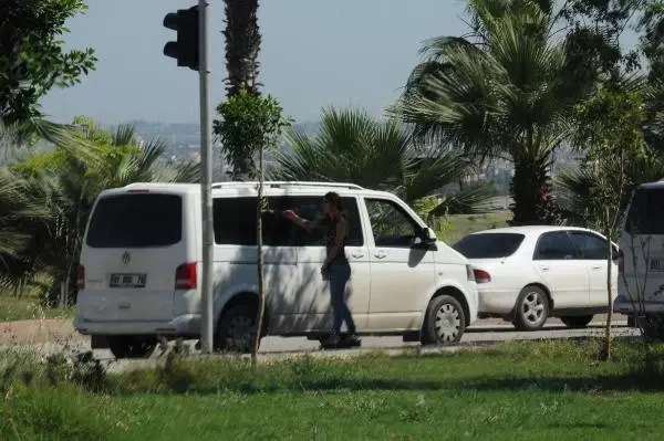 Üniversite Kavşağında Fuhuş Görünümlü Gasp Tezgahı