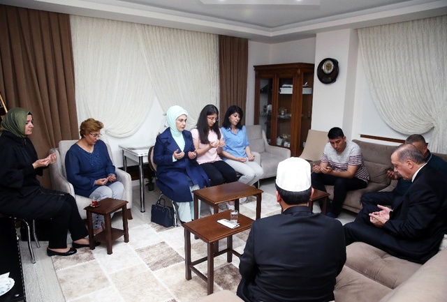 Cumhurbaşkanı Erdoğan, 15 Temmuz Şehidinin Evinde İftar Yaptı