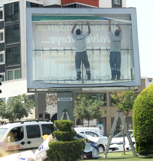 Adanalı İşçilerin Parmak Ucunda Ekmek Mücadelesi Kameralara Takıldı