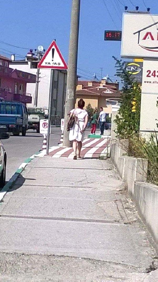 Sokakta Kendisini Aldatan Karısını Fotoğraflayan Koca, 10 Bin Lira Tazminat Alacak