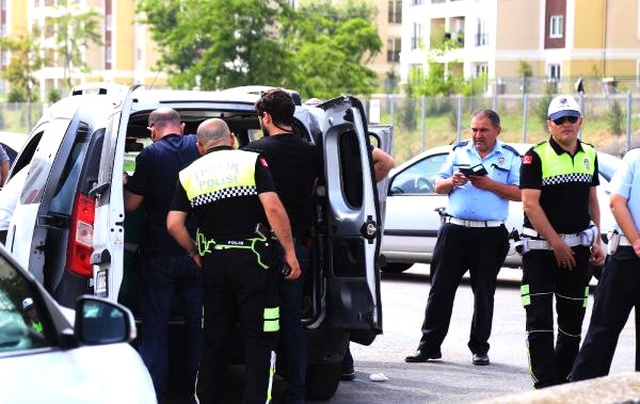 Polis Dolandırıcılık Şüphelisini Yakalamak İçin TEM'i Kapattı