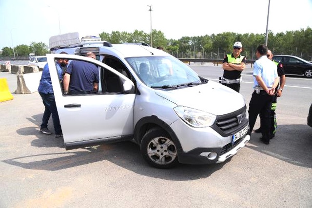 Polis Dolandırıcılık Şüphelisini Yakalamak İçin TEM'i Kapattı