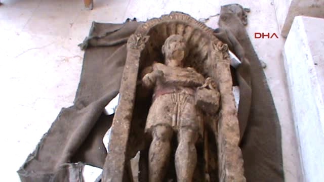 Isparta'da 1500 Yıllık Rahip Heykeli, Müze Bahçesinden Çalındı