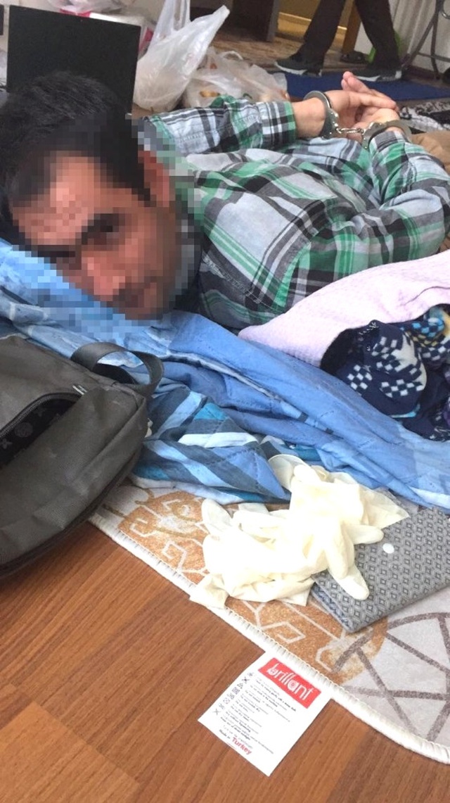 Kaçırılan Afgan Çocuğun Ailesine Kavuşma Anı Yürek Burktu