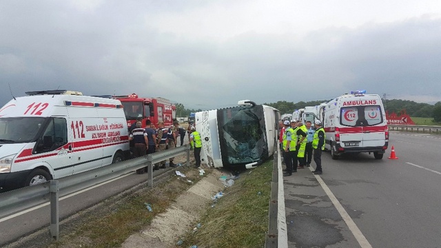 Samsun'da Acemi Birliğini Taşıyan Otobüs Devrildi: 47 Yaralı