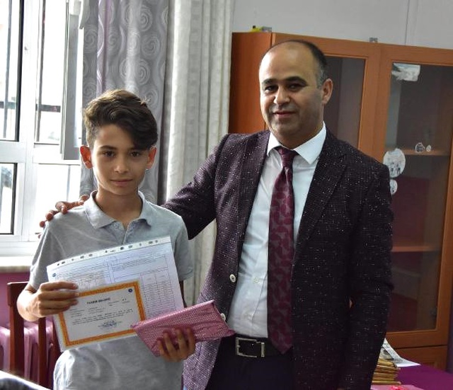 Şehit Çocuklarının Buruk Karne Sevinci