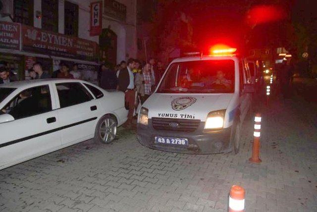 Elle Taciz Ettiği Erkek Çocuğunu Arka Sokağa Götürmeye Çalışan Sapığı Linçten Polis Kurtardı