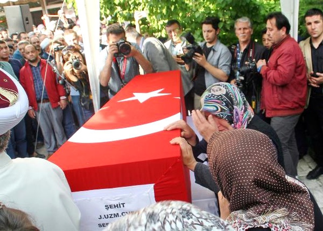 Şırnak Şehidi Sefa Tiftik'i 10 Bin Kişi Son Yolculuğuna Uğurladı