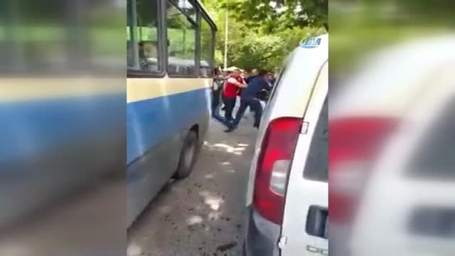 Ankara'da Sivil Polislerle Dolmuşçular Arasında Tekme <a class='keyword-sd' href='/tokat/' title='Tokat'>Tokat</a> <a class='keyword-sd' href='/kavga/' title='Kavga'>Kavga</a>