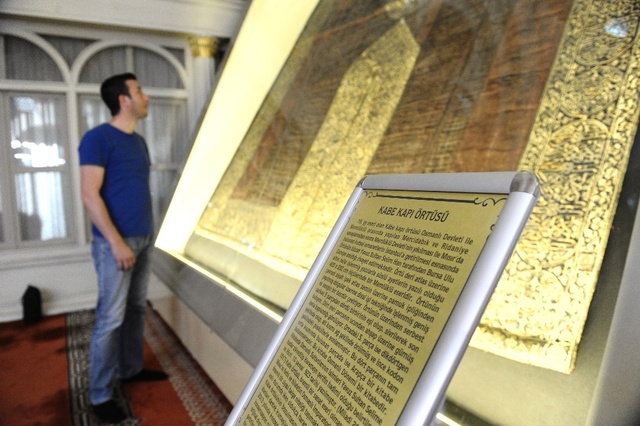 500 Yıllık Kabe-i Şerif Örtüsü Büyük İlgi Görüyor