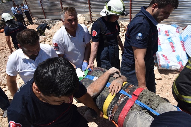 Antalya'da İş Merkezi İnşaatında Göçük: 4 İşçi Yaralı