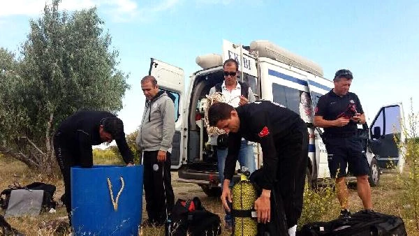 Plajda Kaybolan Minik Mehmet, Karadan ve Havadan Aranıyor