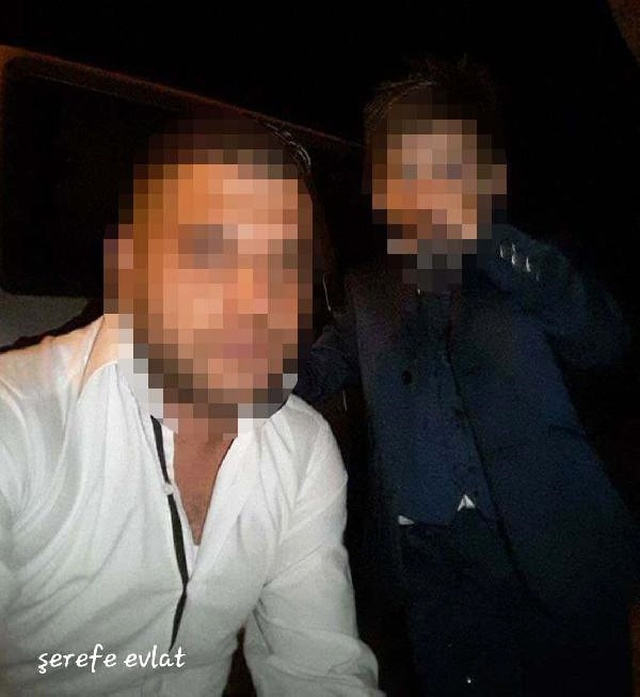 3 Yaşındaki Çocuğuna İçki ve Sigara İçirip, Fotoğraflarını