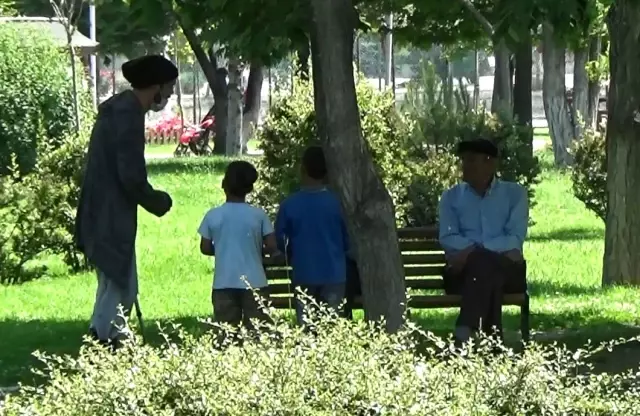 Sosyal Deney İçin Dilenci Kılığına Giren Gazeteciler, 2 Saatte 159 TL Topladı