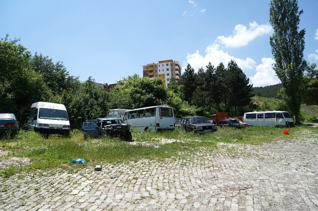 Aracı Çekilip, Satılan Emekli Polis İsyan Etti: Mağdurum, Otomobilimi Geri İstiyorum!