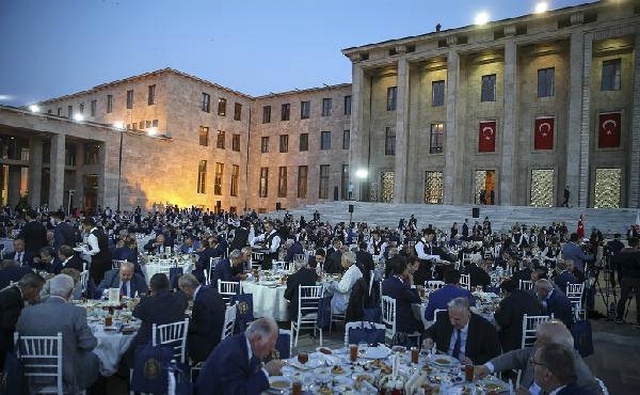 Erdoğan: Siz Bakmayın Onların Oynadıkları Tiyatroya