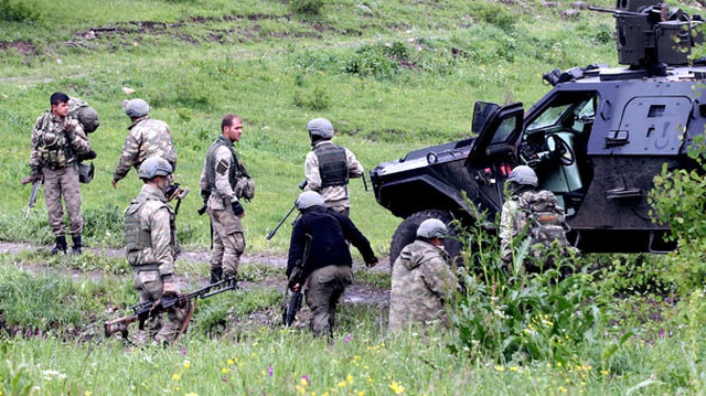 Erzurum'da <a class='keyword-sd' href='/pkk/' title='PKK'>PKK</a>'lılarla Çıkan Çatışmada 1 Asker Şehit Düştü