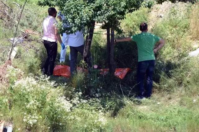 Eskişehir'de Sulama Kanalında Elleri Bağlı Erkek Cesedi Bulundu