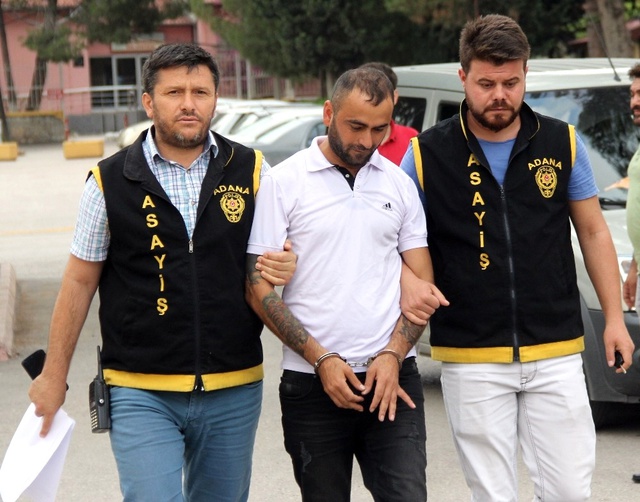 Aldattığını Düşündüğü Karısını Öldürdü,