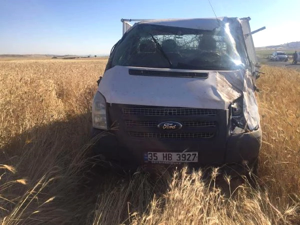 Mardin'de Tarım İşçilerini Taşıyan Kamyonetler Çarpıştı: 4 Ölü, 13 Yaralı