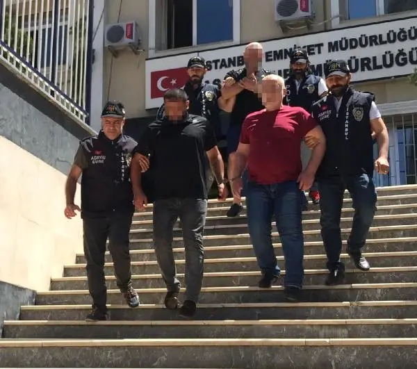 5 Kişilik Muştalı Gürcü Gasp Çetesi Polis Tarafından Yakalandı