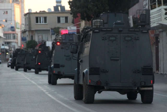 DEAŞ'ın Hücre Evine 250 Polis ve Helikopterli Baskın Yapıldı: 7 Gözaltı