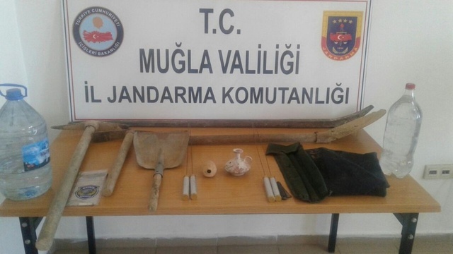 Antik Kent Kazıp 2 Bin 500 Yıllık Eser Çalan 3 Kişi Yakalandı