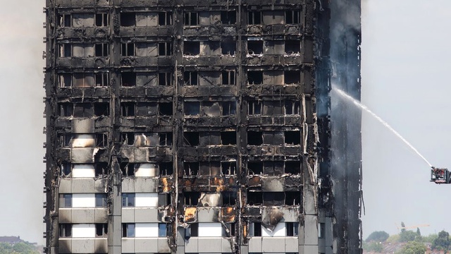 Londra'da Küle Dönen Binada, Kolay Tutuşan Malzeme Kullanıldığı Ortaya Çıktı