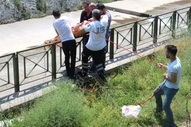 Gece Dereye Atlayan Genci Temizlik İşçileri Sabah Tesadüfen Buldu