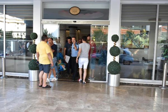 Otel Odaları Birden Çok Aileye Satılınca 50 Aile Kapıda Kaldı