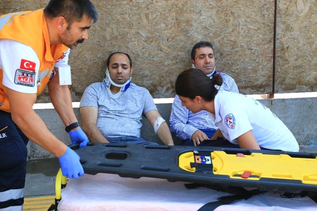 Başkentte Dolmuş Takla Attı: 17 Yolcu Yaralandı