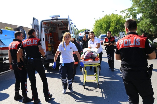 Başkentte Dolmuş Takla Attı: 17 Yolcu Yaralandı