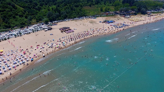 İstanbullular Şile'ye Akın Etti, Sahiller Doldu Taştı