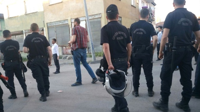 Erzurum'da Tehlikeli Gerginlik! Suriyeliler ile Vatandaşlar Birbirine Girdi